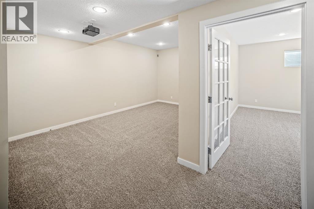 144 Cougar Ridge Manor SW — photo 40