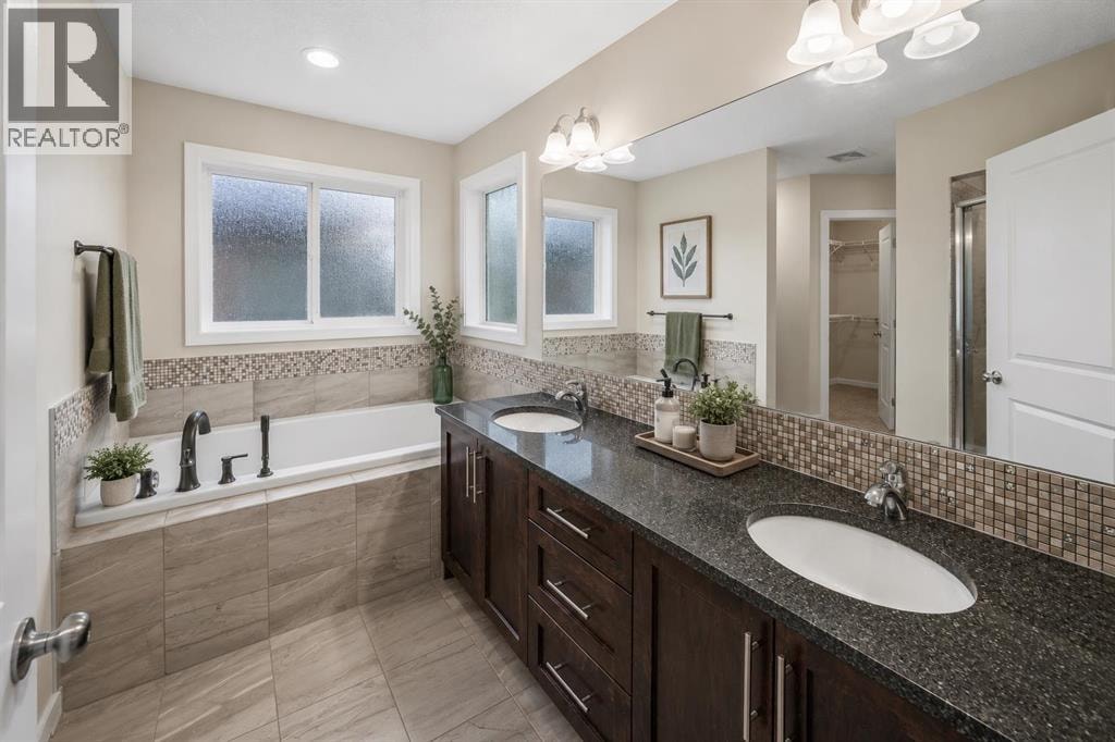 144 Cougar Ridge Manor SW — photo 32