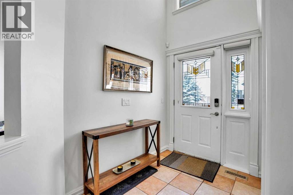 6 Strathridge Way SW — photo 7