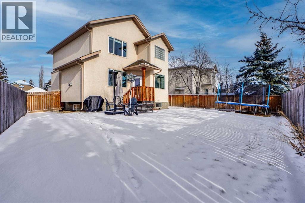 6 Strathridge Way SW — photo 3