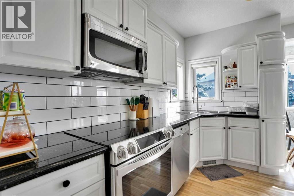 6 Strathridge Way SW — photo 21