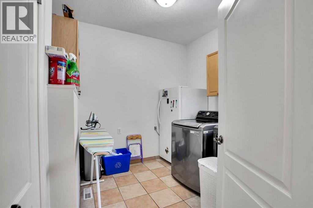 6 Strathridge Way SW — photo 24