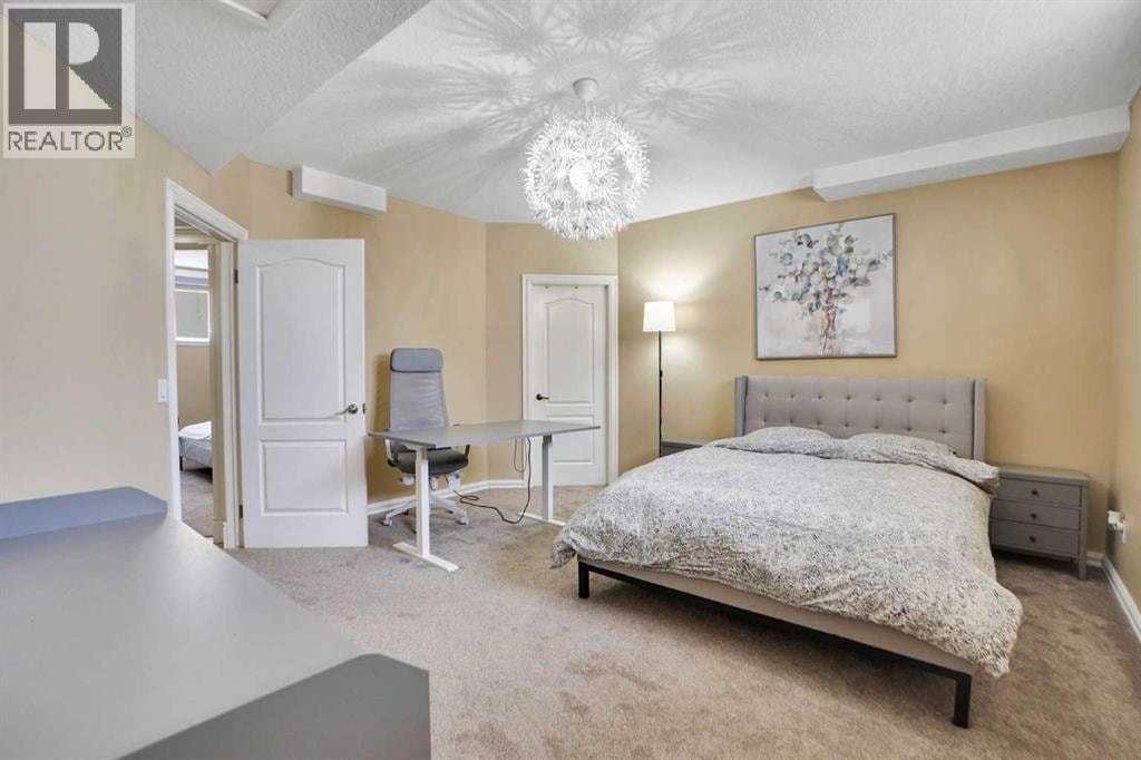 6 Strathridge Way SW — photo 41
