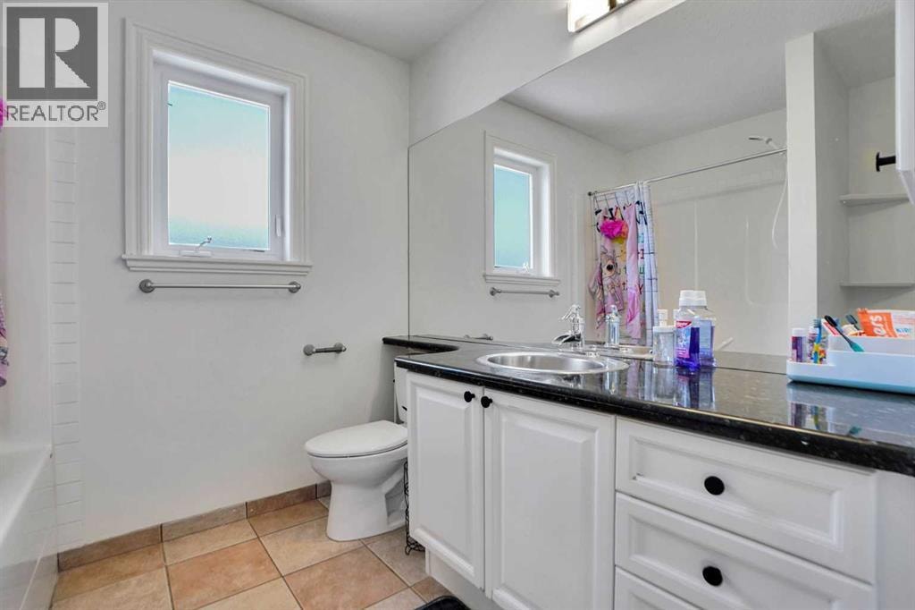 6 Strathridge Way SW — photo 36
