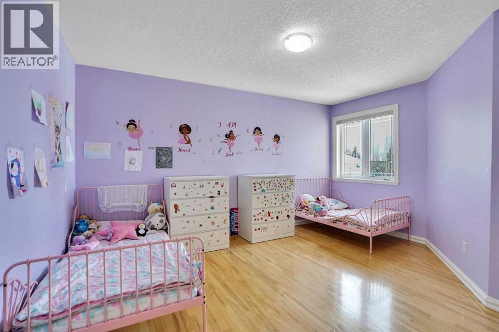 6 Strathridge Way SW — photo 34