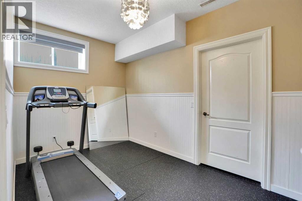 6 Strathridge Way SW — photo 45