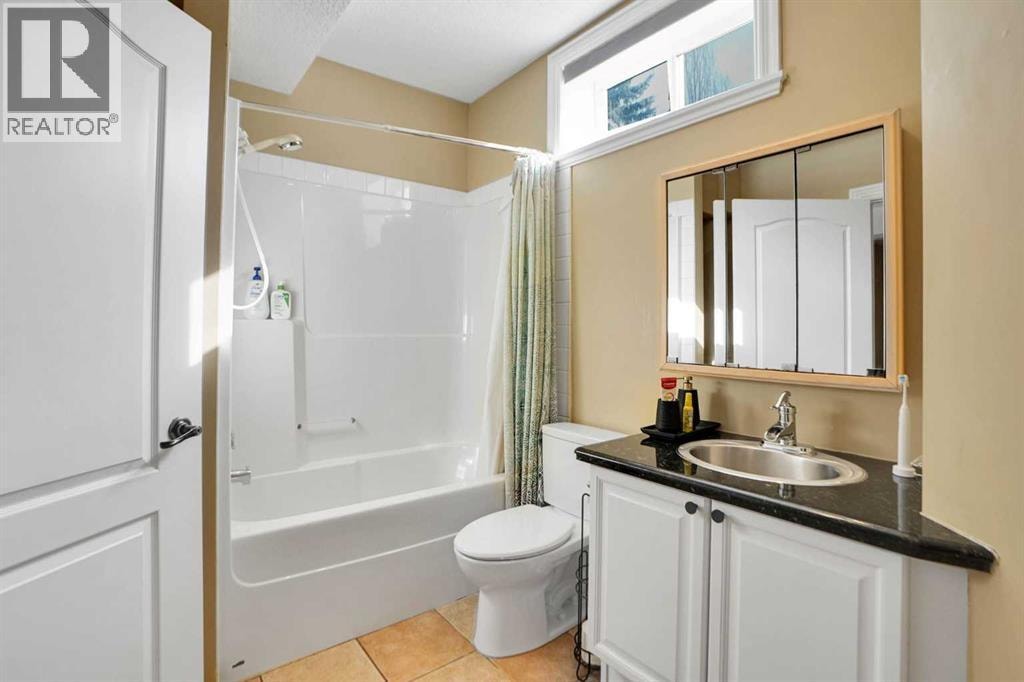 6 Strathridge Way SW — photo 42