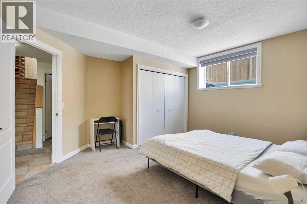 6 Strathridge Way SW — photo 43