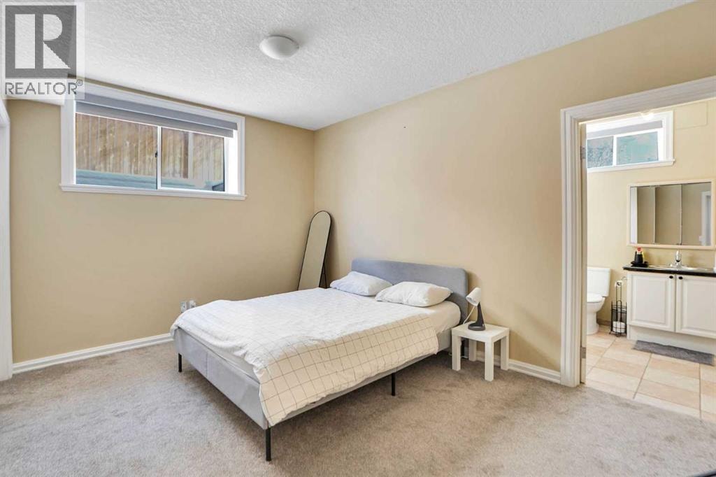 6 Strathridge Way SW — photo 44
