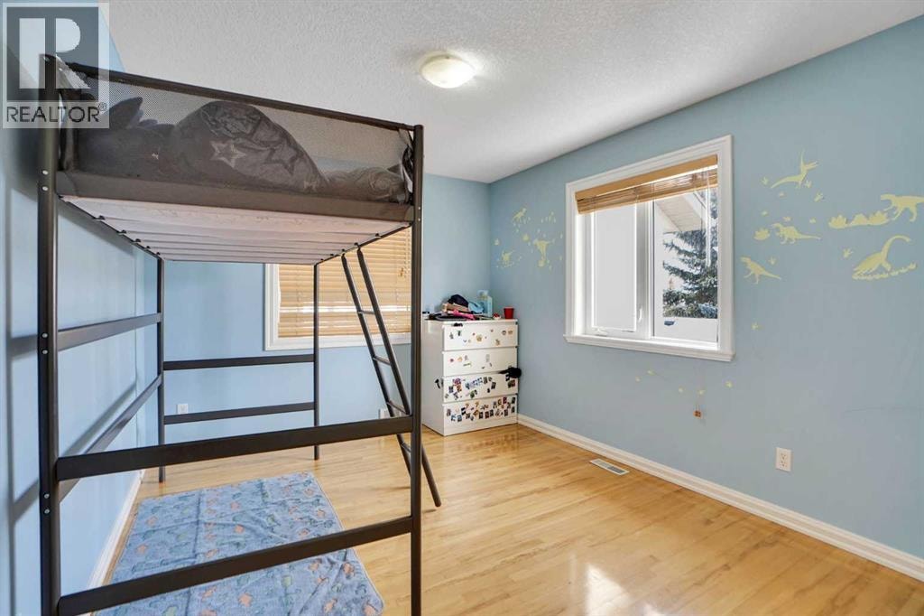 6 Strathridge Way SW — photo 38