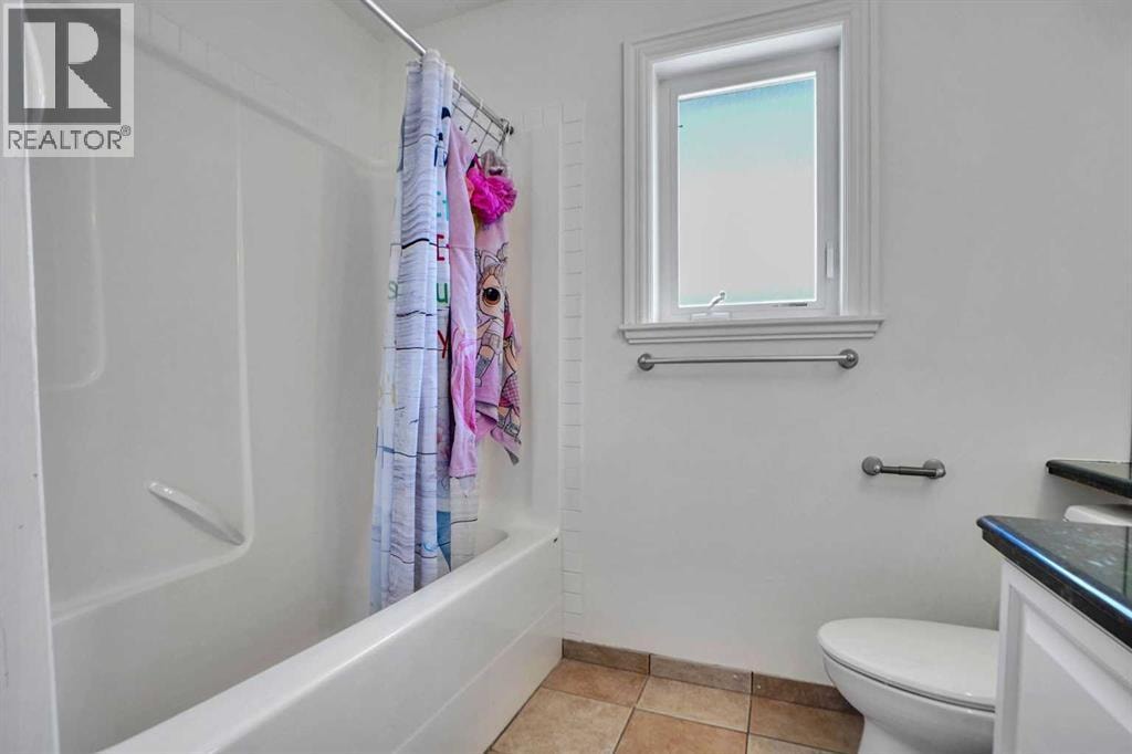 6 Strathridge Way SW — photo 37