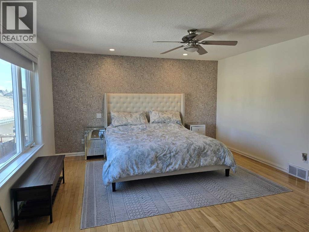 6 Strathridge Way SW — photo 30