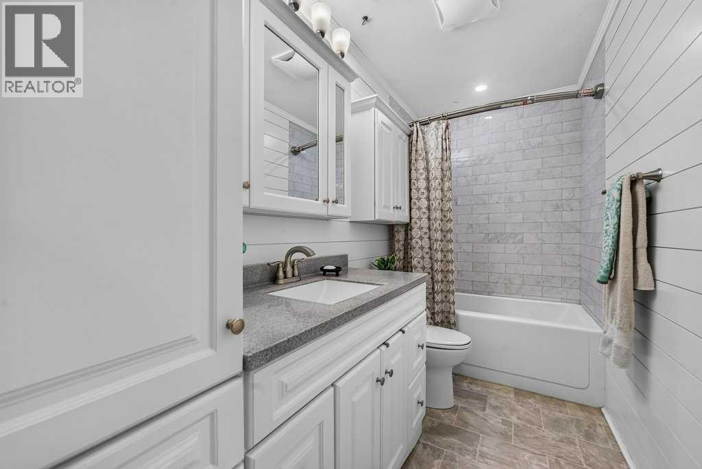 2319 5 Avenue NW — photo 30