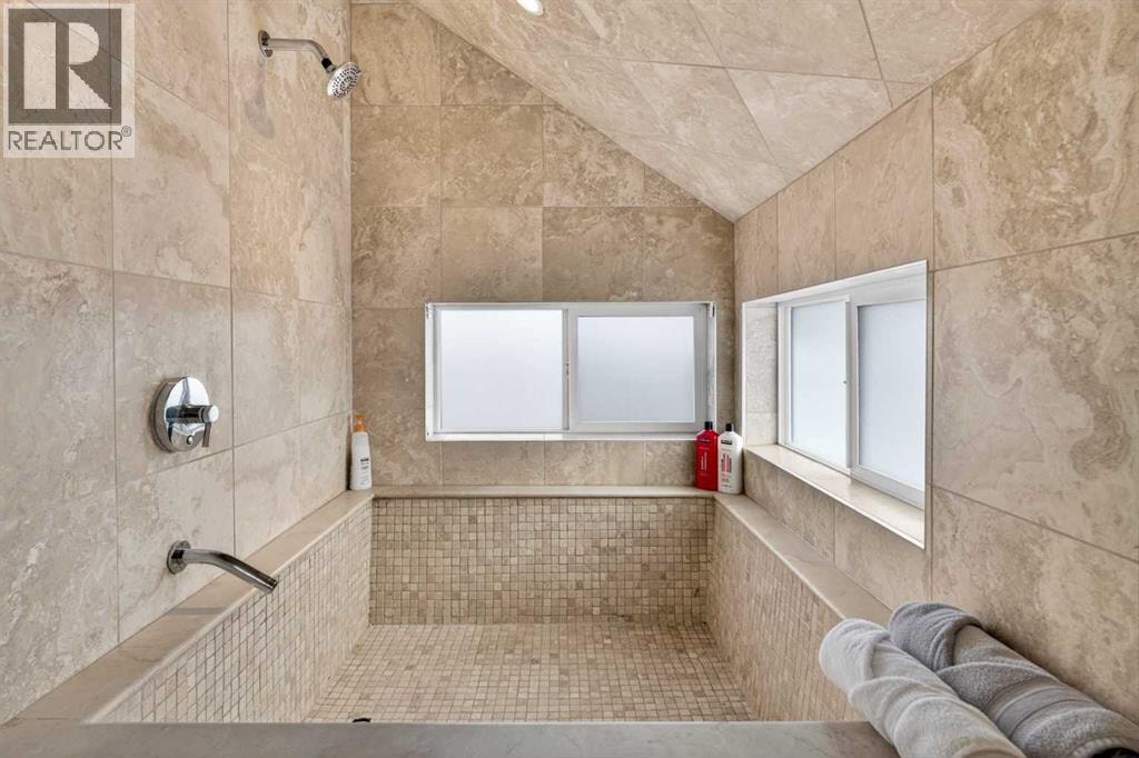 714 7 Avenue NE — photo 30