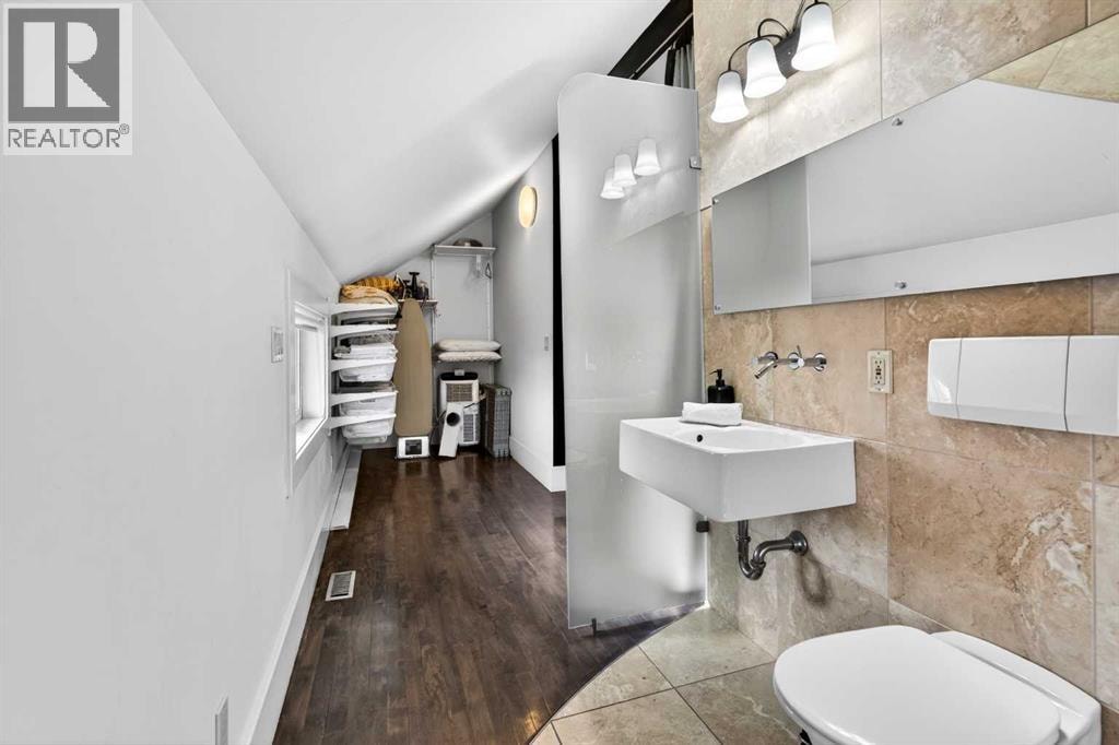 714 7 Avenue NE — photo 31