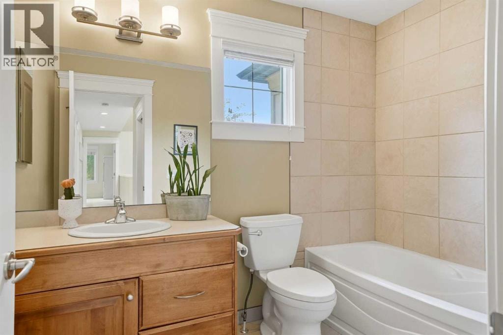 612 19 Avenue NW — photo 21