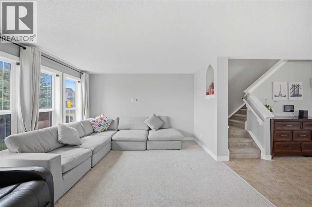 39 Panora Square NW — photo 9
