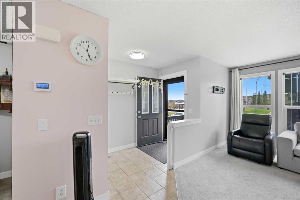 39 Panora Square NW — photo 6