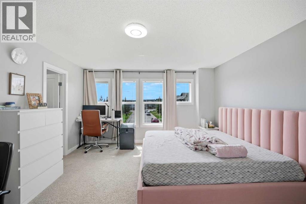 39 Panora Square NW — photo 30