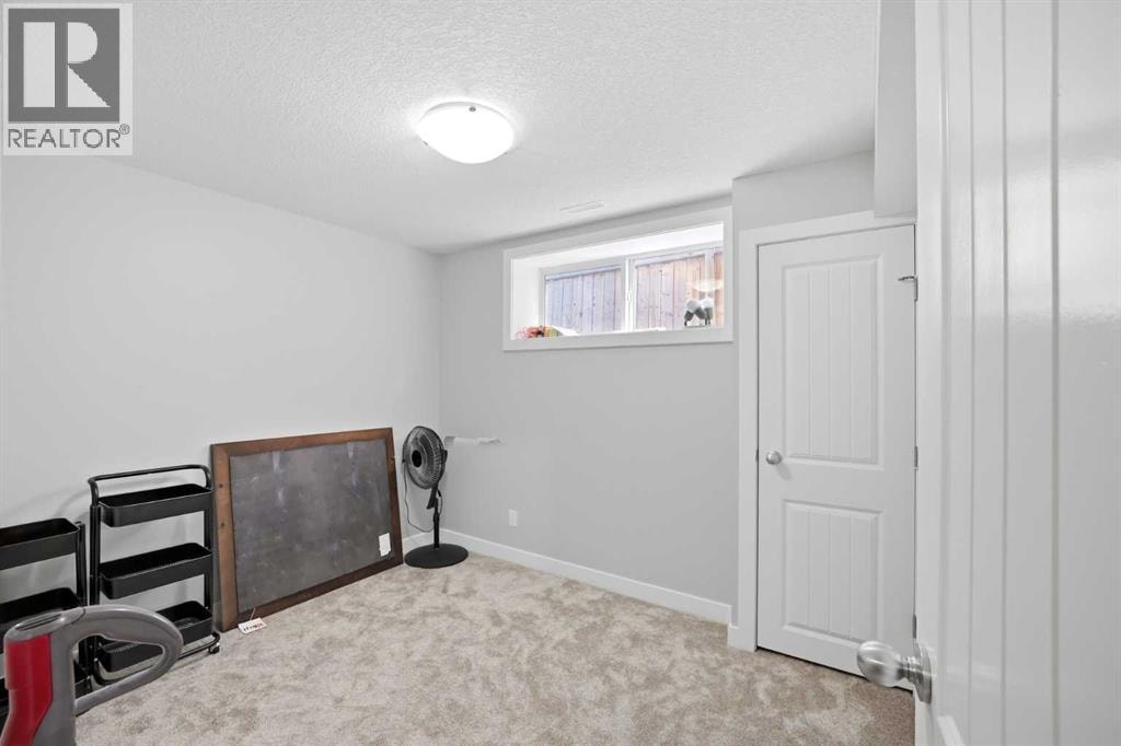 39 Panora Square NW — photo 40