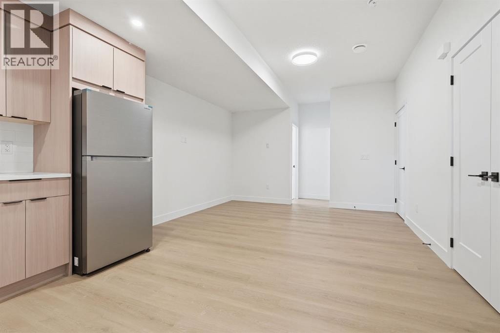 2105B 7 Street NE — photo 37