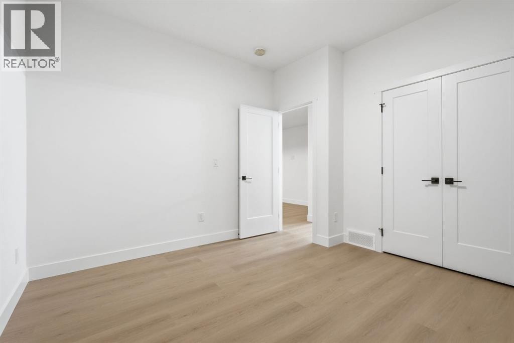 2105B 7 Street NE — photo 42