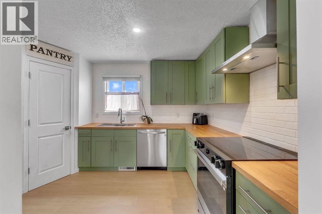 74 Eldorado Road SE — photo 2