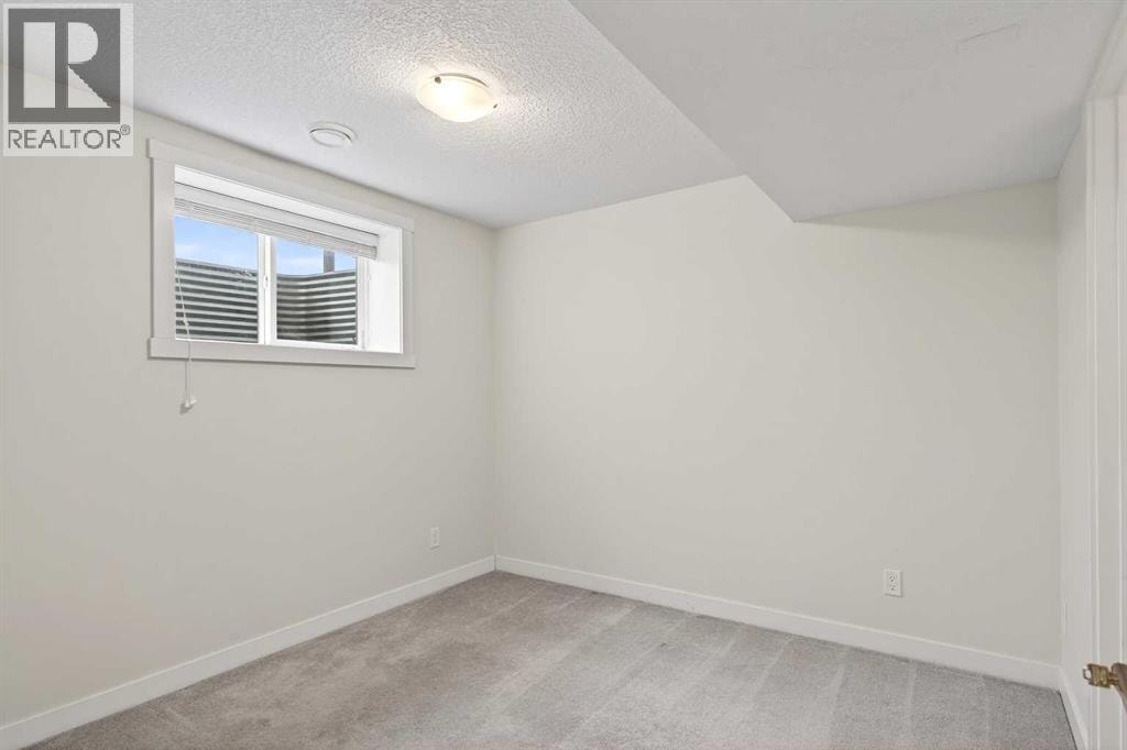 401 South Point Glen SW — photo 38