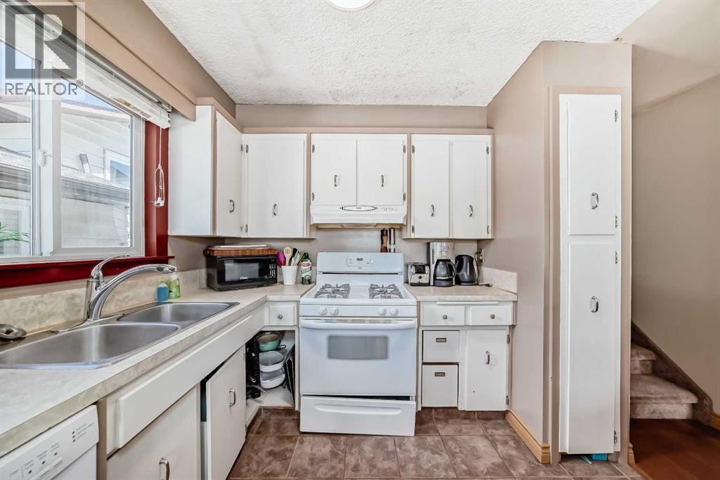 52 Beacham Road NW — photo 7