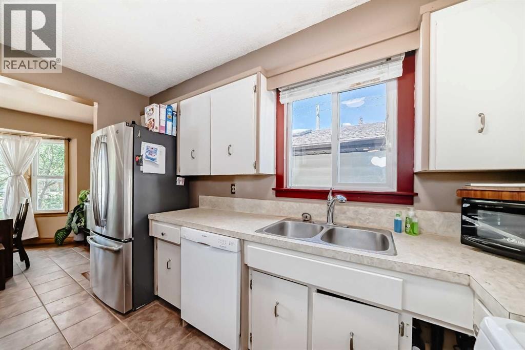 52 Beacham Road NW — photo 8