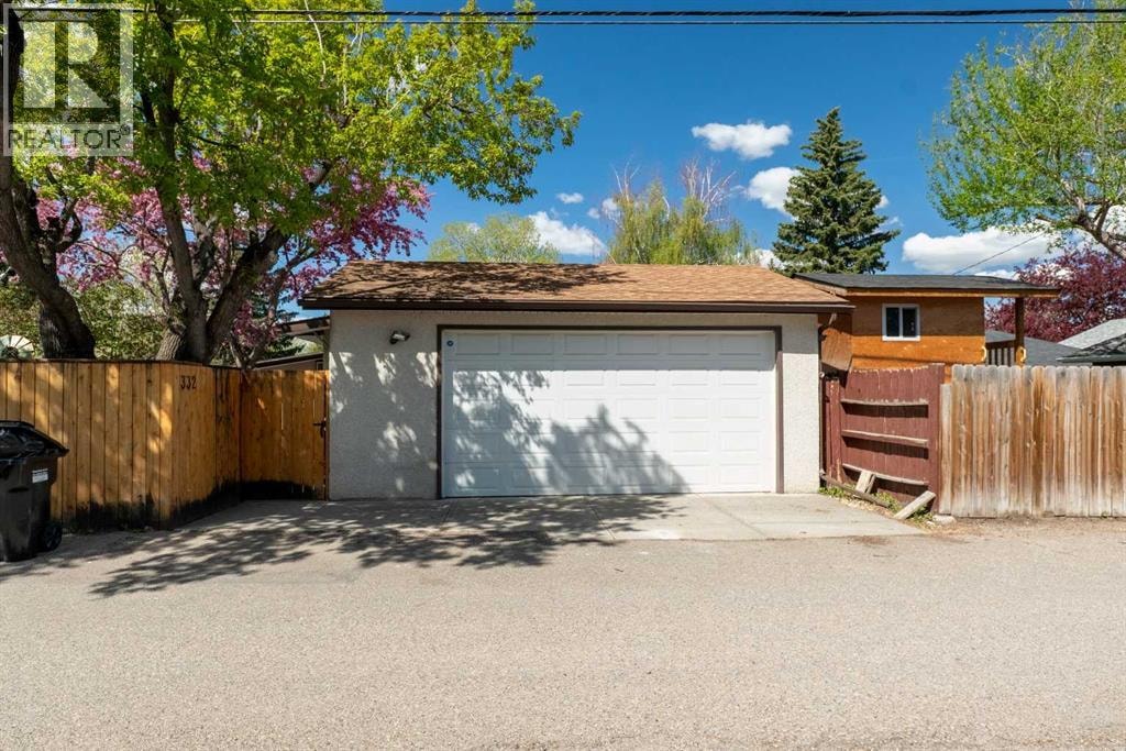 332 Wascana Crescent SE — photo 43