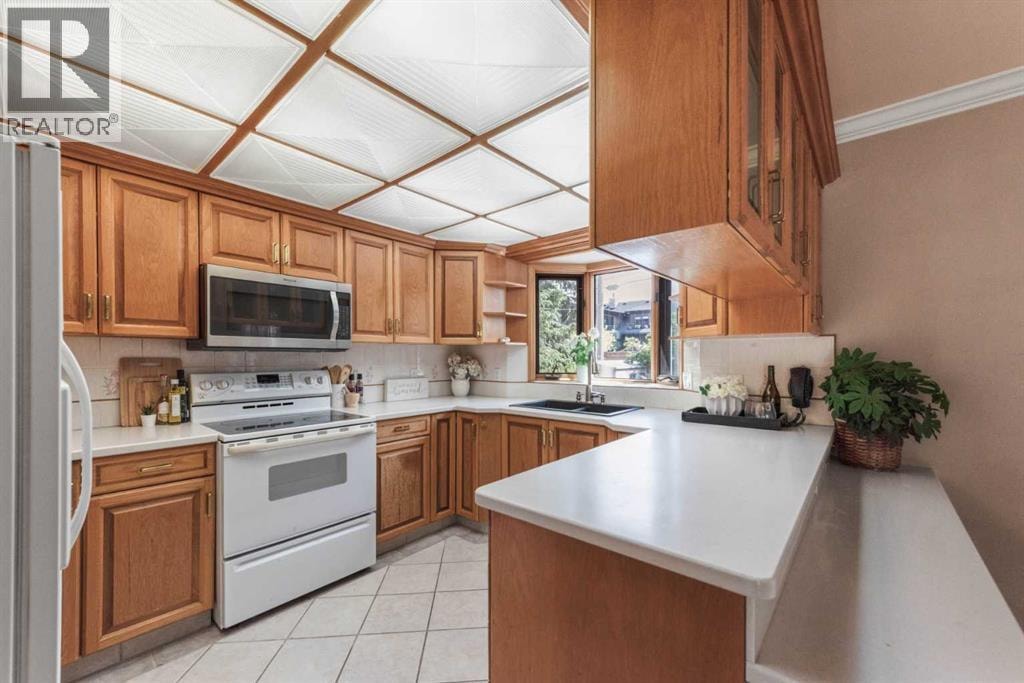 423 Spyhill Road NW — photo 8
