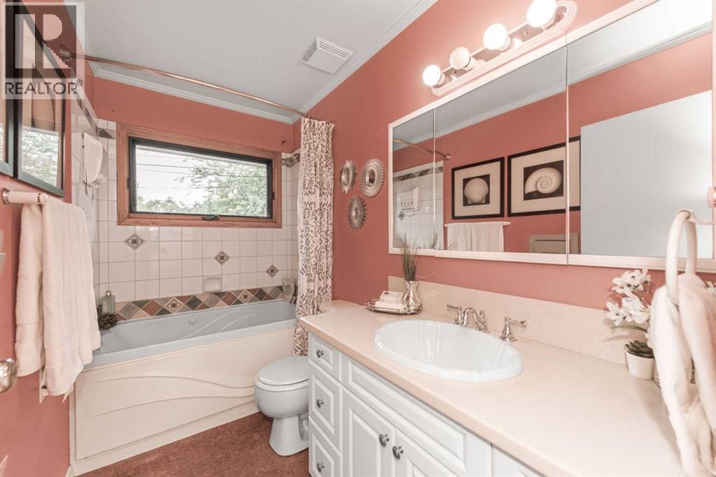 423 Spyhill Road NW — photo 16