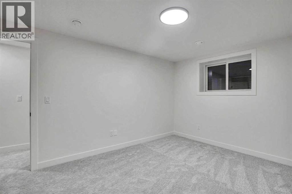 14 Gladeview Crescent SW — photo 30