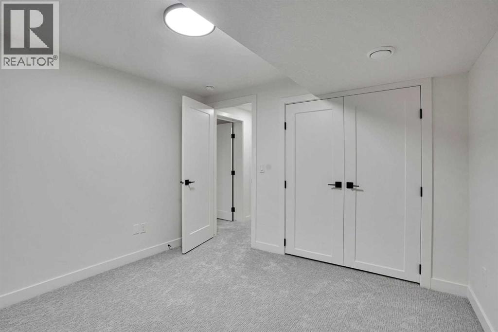 14 Gladeview Crescent SW — photo 31