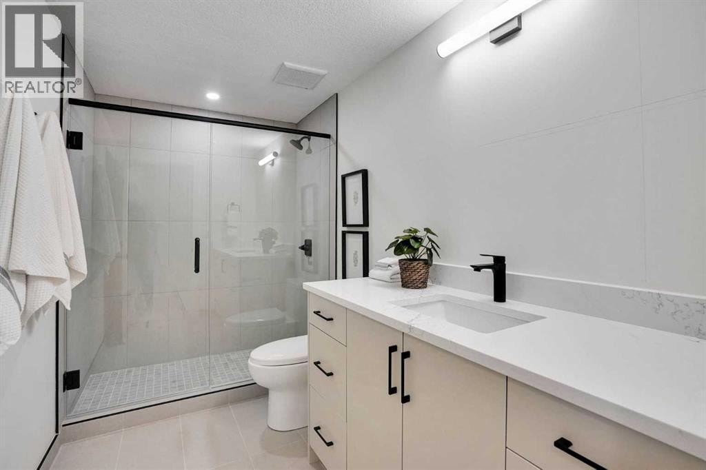 14 Gladeview Crescent SW — photo 32