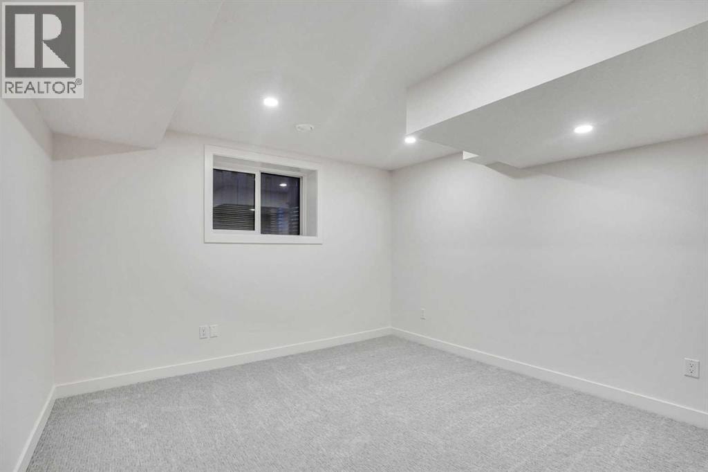 14 Gladeview Crescent SW — photo 29