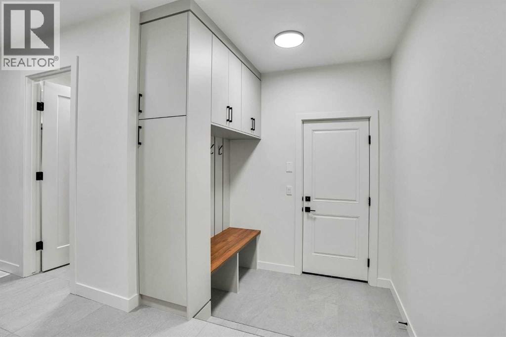 14 Gladeview Crescent SW — photo 13