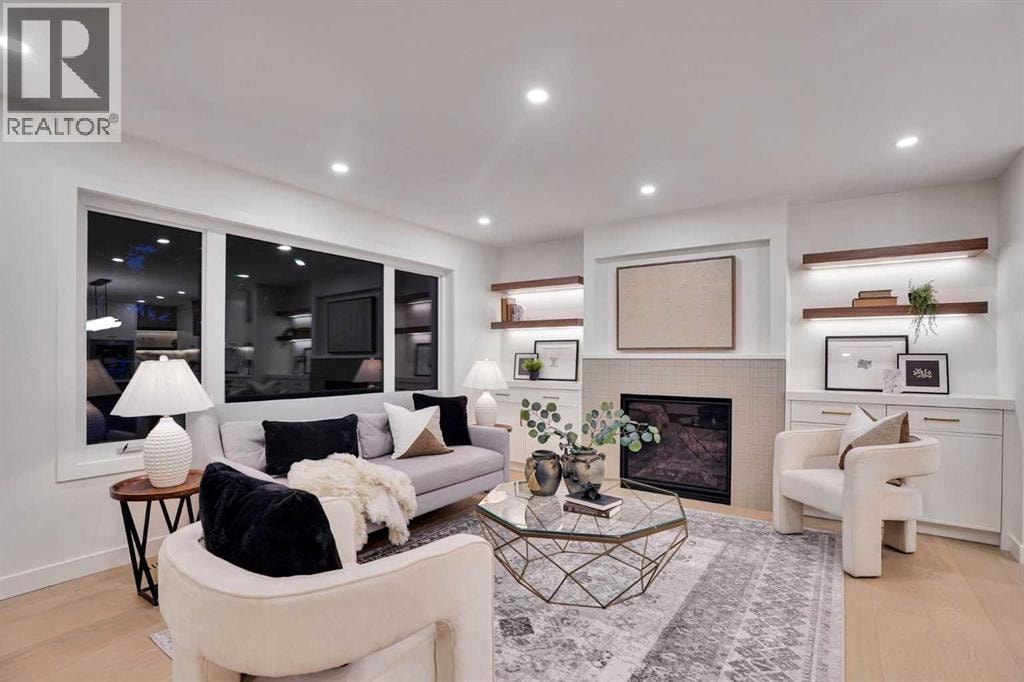 14 Gladeview Crescent SW — photo 3