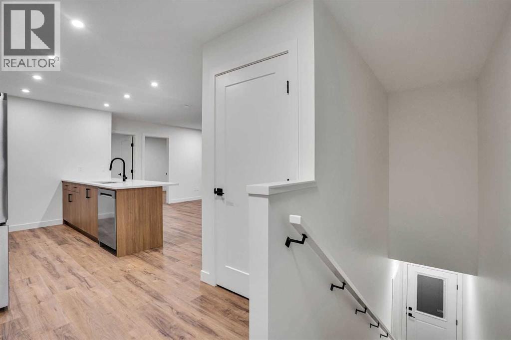 14 Gladeview Crescent SW — photo 35