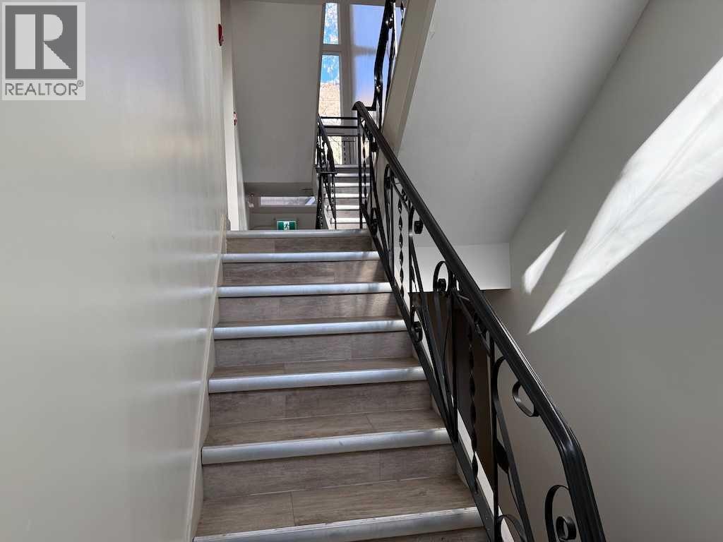 1821 17 Street SW — photo 4