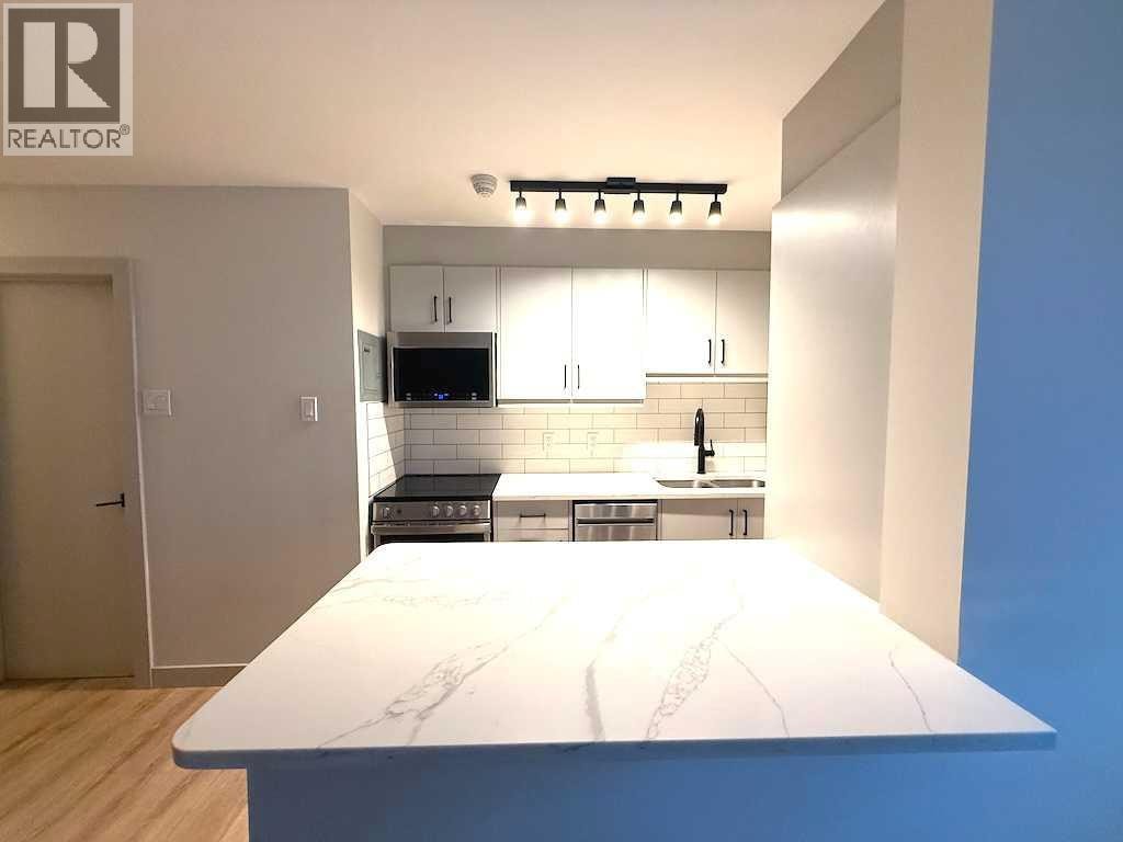 1821 17 Street SW — photo 9