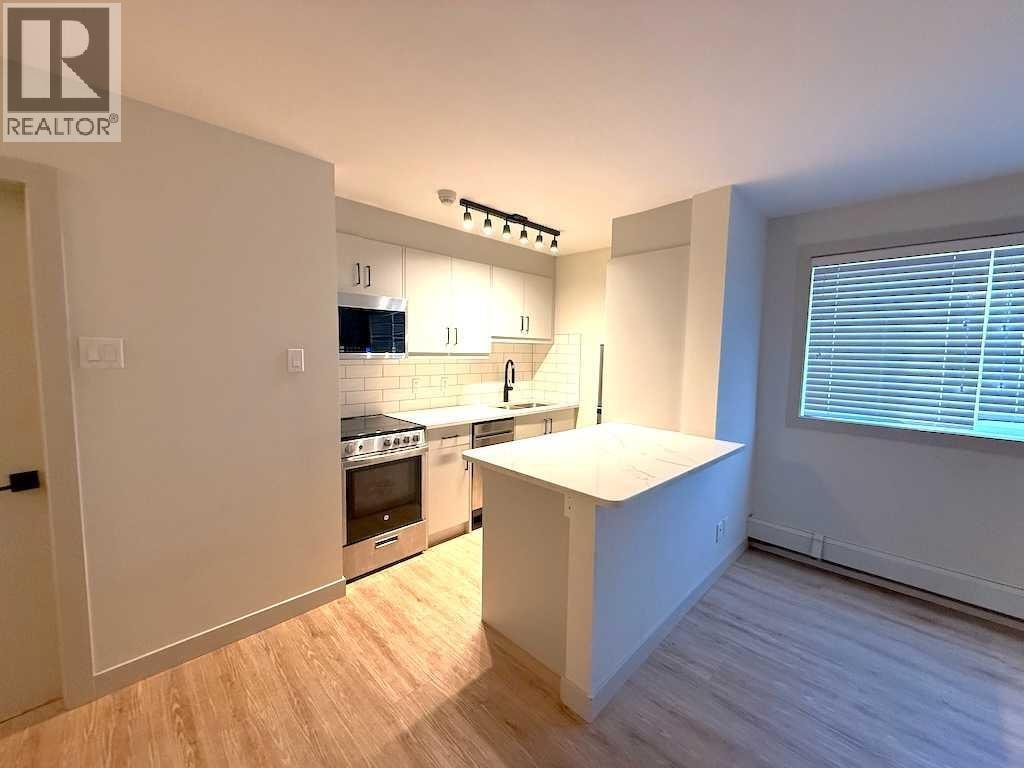 1821 17 Street SW — photo 7