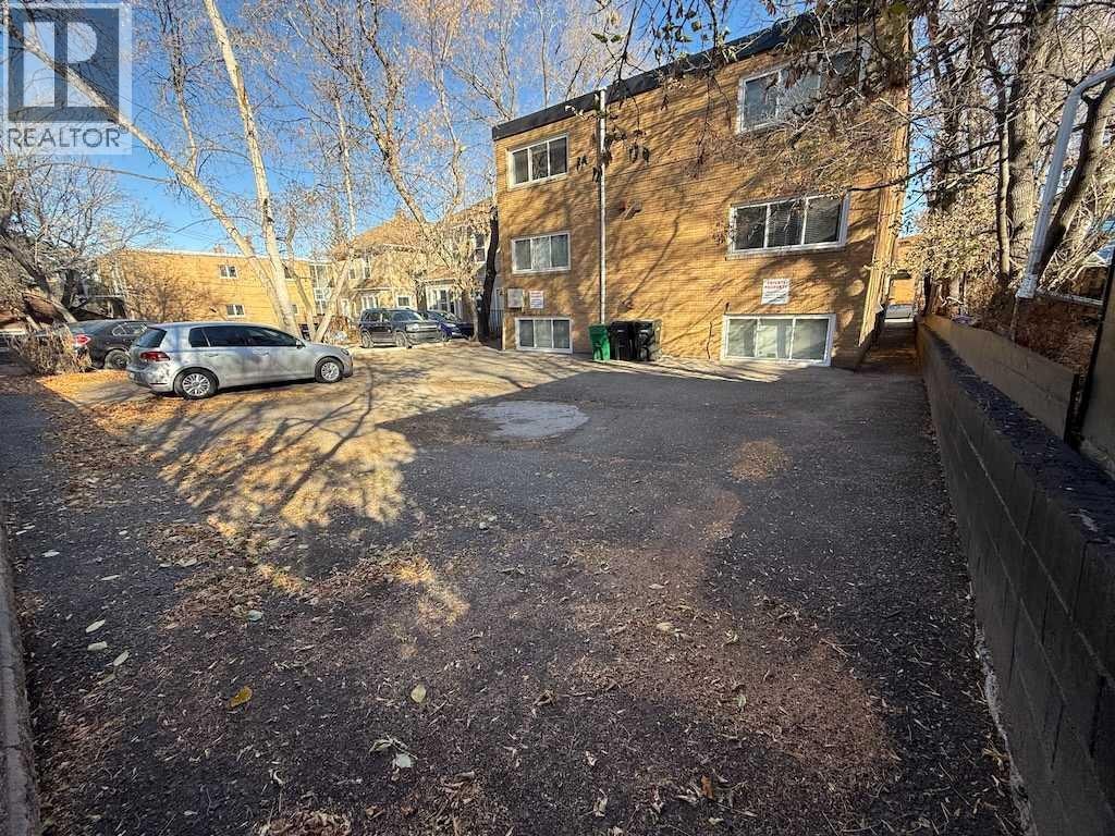 1821 17 Street SW — photo 29
