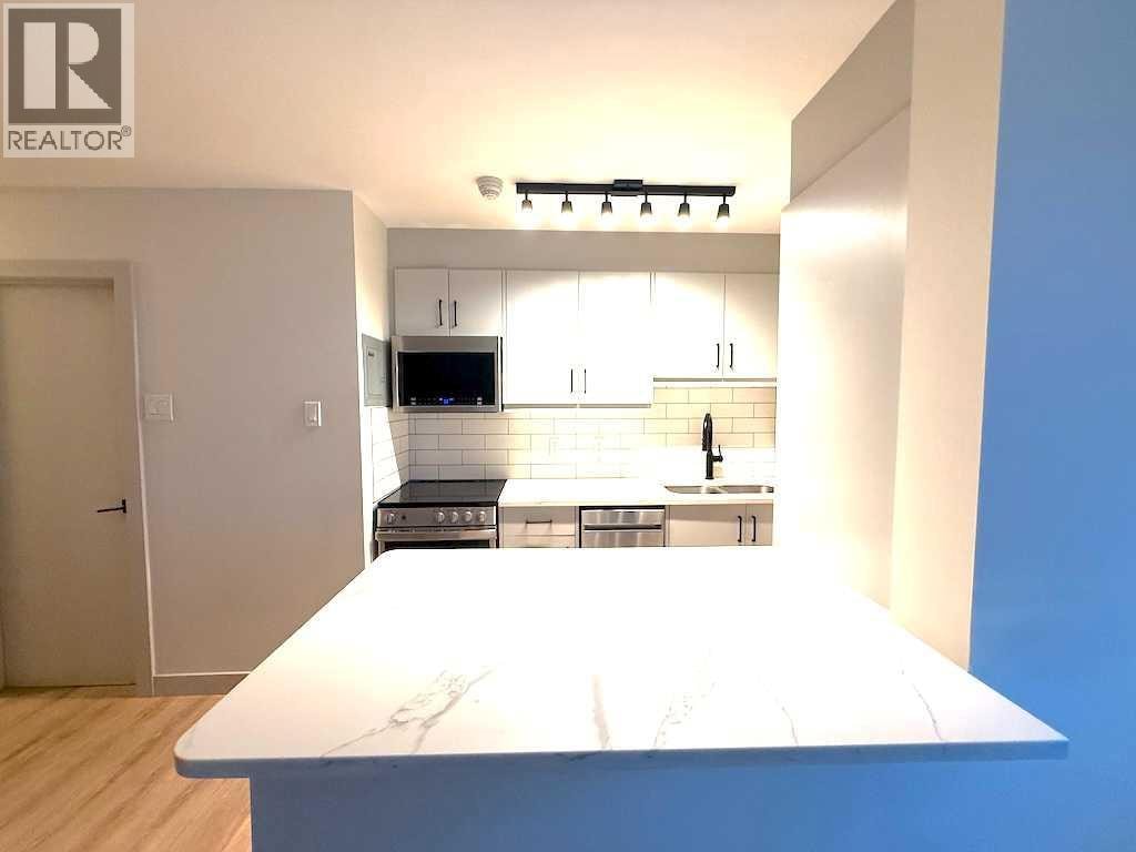 1821 17 Street SW — photo 8