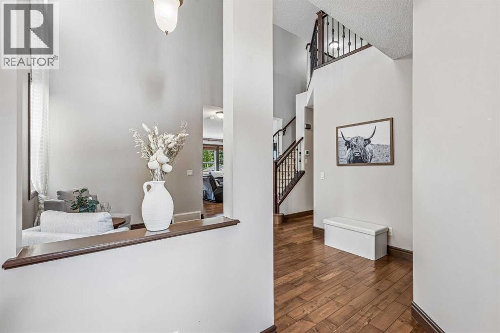 12 Mahogany Heath SE — photo 3