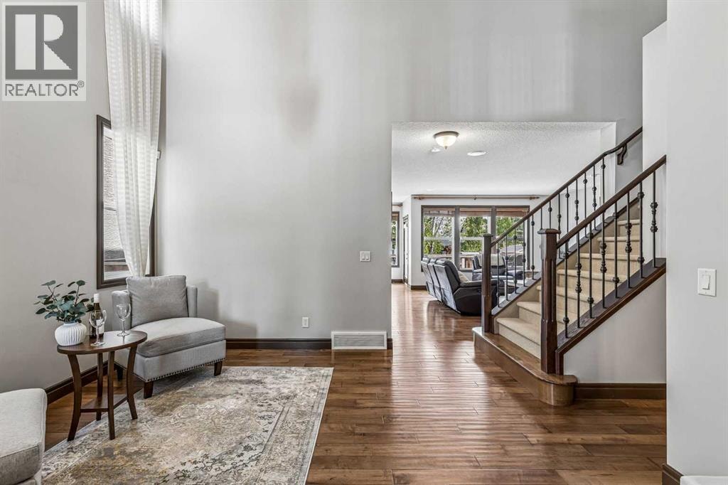 12 Mahogany Heath SE — photo 5
