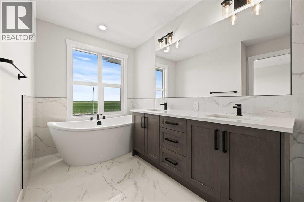 446 Kinniburgh Loop — photo 36