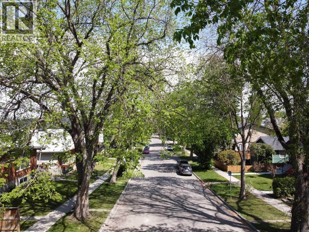 232 27 Avenue NW — photo 10