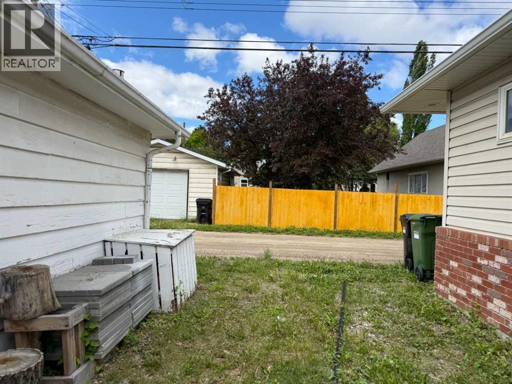 332 12 Avenue NW — photo 34